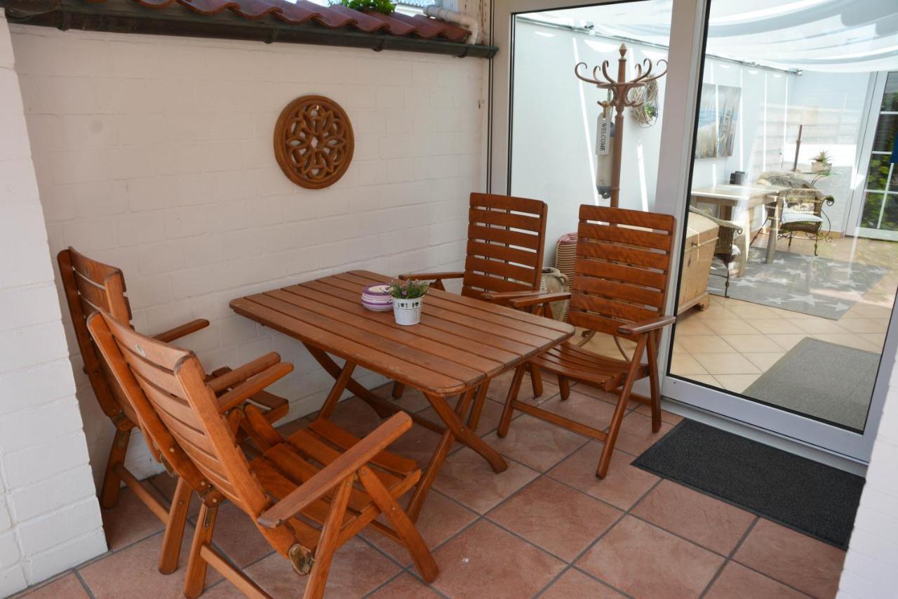 Kleine Auszeit Apartment Busum Exterior photo